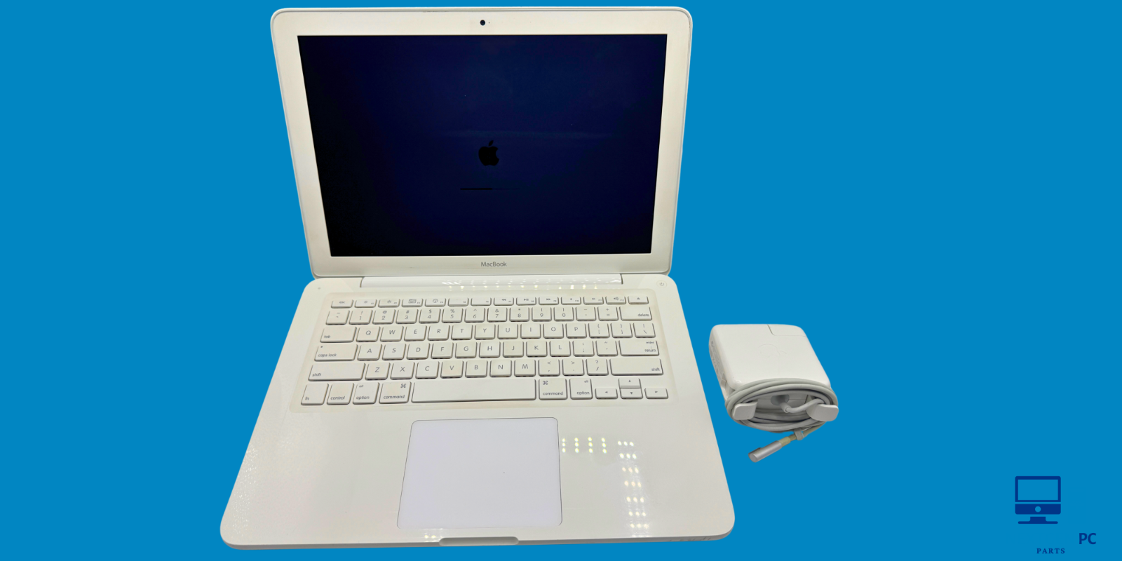 Apple MacBook 13  Late 2009 White/Intel Core 2 Duo 2.26GHz, 250 GB HDD 4 GB RAM