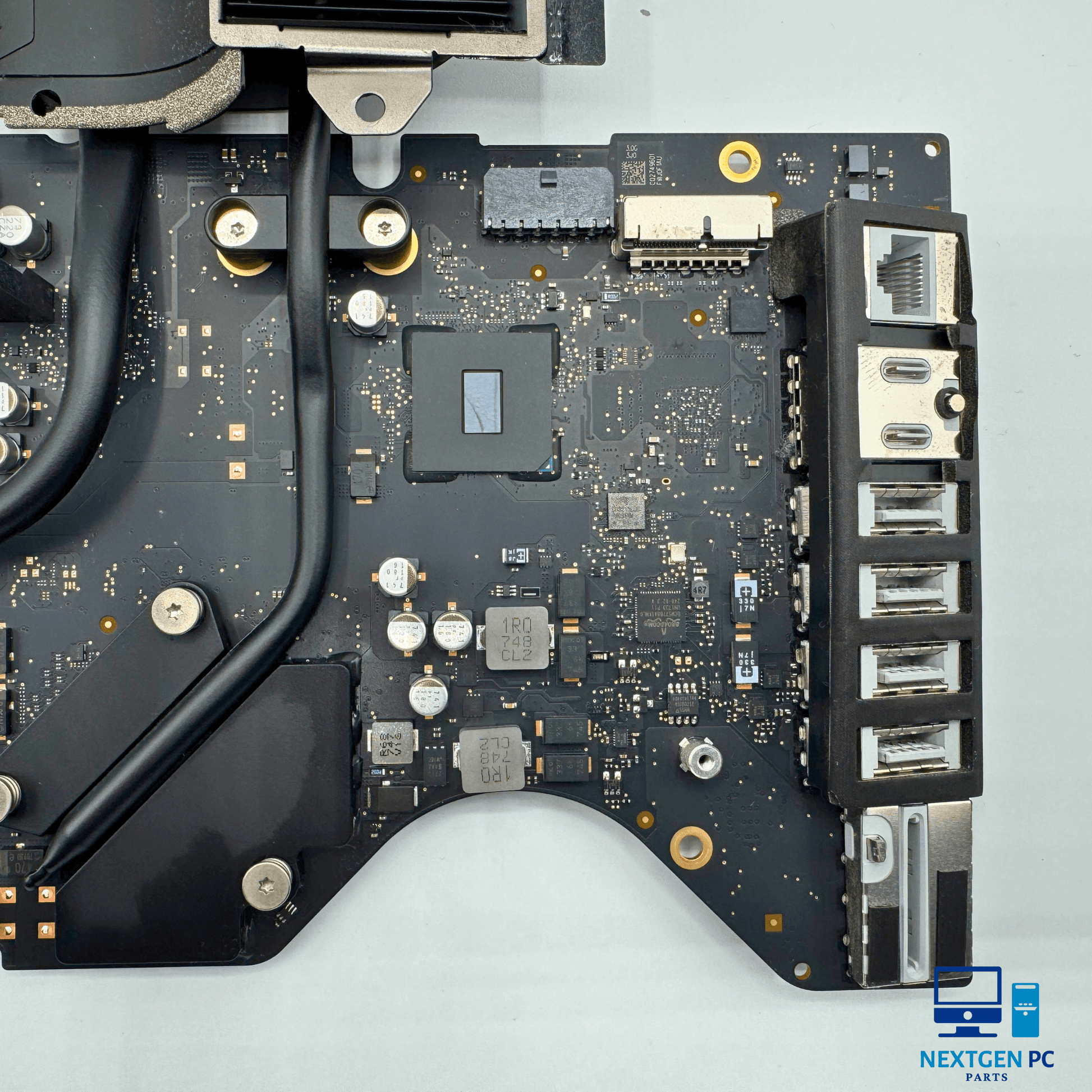 iMac 21.5" A1418 4K logic board 820-00597-A featuring Intel Core i5 and Radeon Pro 555 GPU, used computer part.